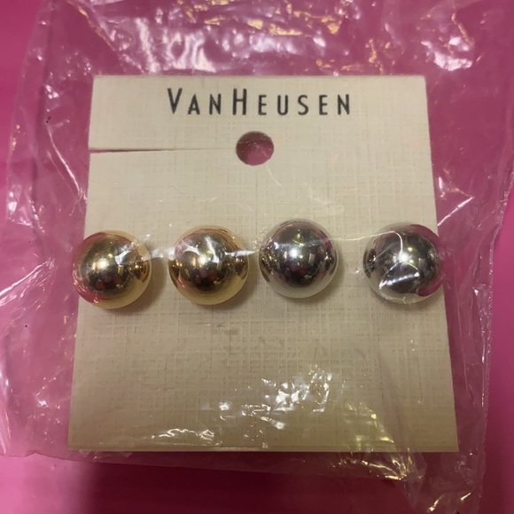 3/$20. Van Heusen Earrings - Picture 6 of 7